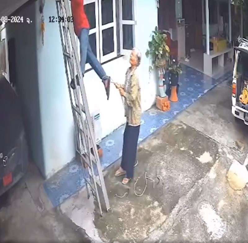 ยายฮีโร่ช่วยช่างโดนไฟดูด