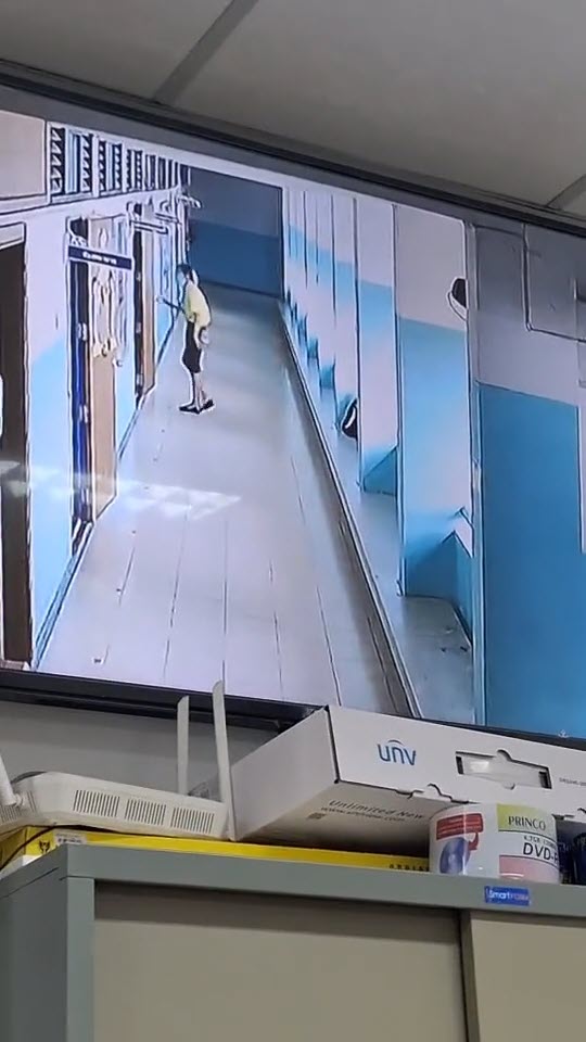 ครูวิ่งหนี ห้องดนตรีไทย