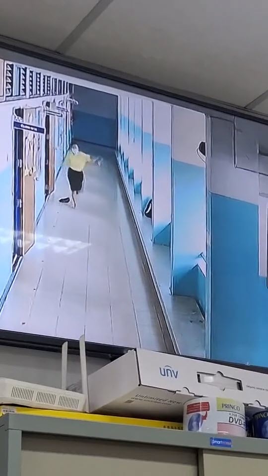 ครูวิ่งหนี ห้องดนตรีไทย