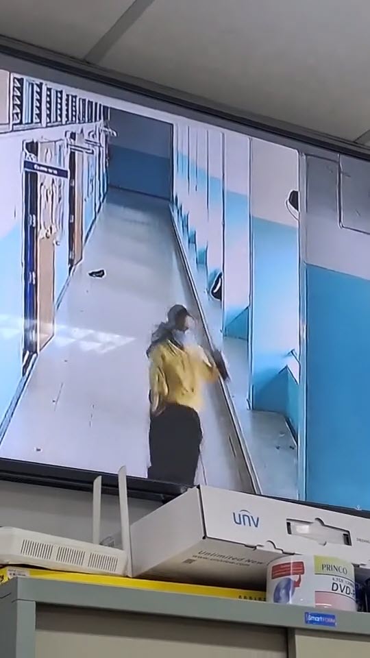 ครูวิ่งหนี ห้องดนตรีไทย