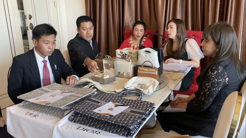 เหยื่อดาหน้าร้อง อดีตดารามากสี ขายแบรนด์เนมปลอม