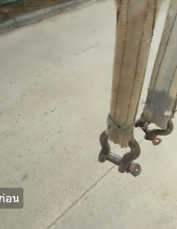 ไรเดอร์ส่งอาหาร เจอลูกค้าอยู่บนเครน ส่งยังไง