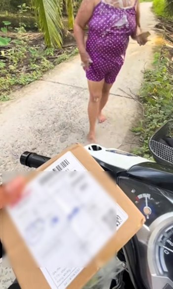 ไรเดอร์ยังอึ้ง คุณป้ามารับของ รีบแค่ไหน..ฟองยังเต็มตัว