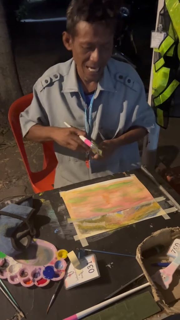ลุงยามเฝ้าโรงเรียนโชว์สกิลศิลปะ วาดรูปสีน้ำแก้ง่วง เห็นผลงานถึงกับว้าว
