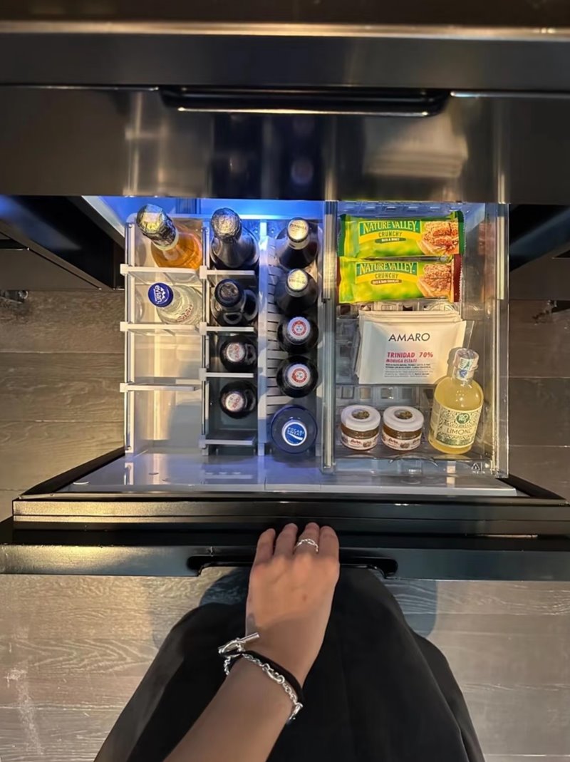 สาวกวาดของในห้องพักโรงแรมกลับบ้านเรียบ ไม่เว้นแม้แต่ไดร์กับเครื่องชงกาแฟ