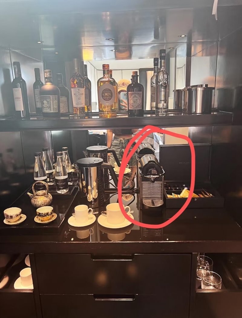 สาวกวาดของในห้องพักโรงแรมกลับบ้านเรียบ ไม่เว้นแม้แต่ไดร์กับเครื่องชงกาแฟ