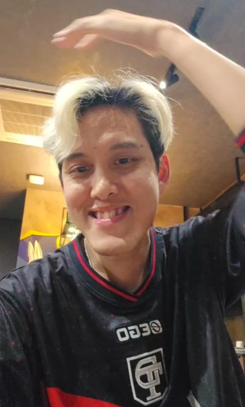 ใครพากย์บอลไทย เปิดตัว ปาล์ม - ตูเต พากย์ขโมยซีนไทย ชนะ สิงคโปร์ เจ้าของวลี 4-2 เทเวศน์