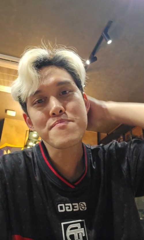 ใครพากย์บอลไทย เปิดตัว ปาล์ม - ตูเต พากย์ขโมยซีนไทย ชนะ สิงคโปร์ เจ้าของวลี 4-2 เทเวศน์