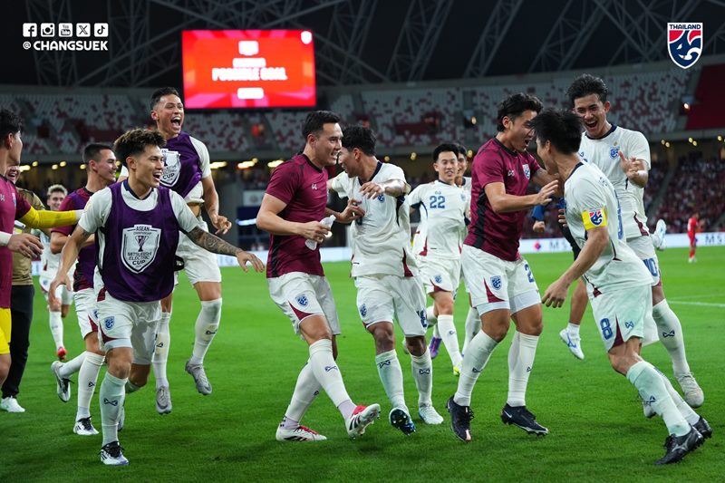 ใครพากย์บอลไทย เปิดตัว ปาล์ม - ตูเต พากย์ขโมยซีนไทย ชนะ สิงคโปร์ เจ้าของวลี 4-2 เทเวศน์