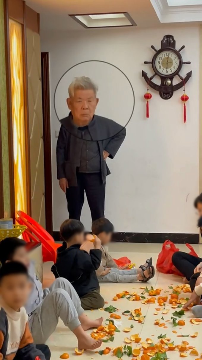 ตรุษจีนกลายเป็นฝันร้ายของอากง เมื่อลูกพาหลานกลับมาเยี่ยมเต็มบ้าน