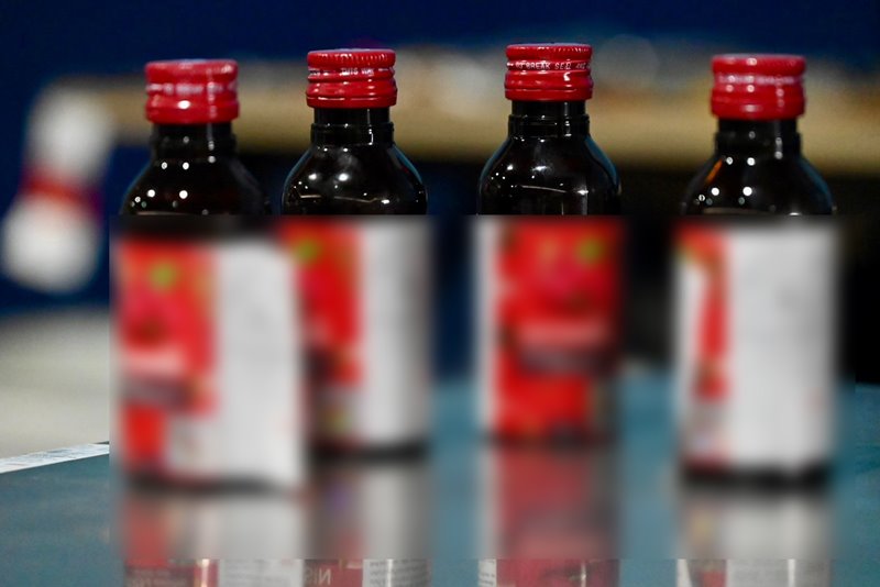 บุกจับเครือข่ายยาแก้ไอปลอม ล็อตใหญ่กว่า 100 ล้าน อึ้งสภาพโรงงาน