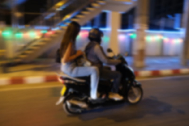 สาวเมาจ้างไรเดอร์ขี่รถส่งกลับบ้าน บริการประทับใจจนต้องตามหา