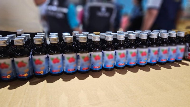 บุกจับเครือข่ายยาแก้ไอปลอม ล็อตใหญ่กว่า 100 ล้าน อึ้งสภาพโรงงาน