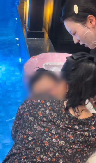 เด็กเกือบจมสระว่ายน้ำ สาวรุดช่วยแบบไม่ห่วงสวย