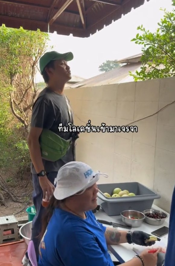 เปิดเบื้องหลังกองถ่าย เมื่อต้องถ่ายหนัง แต่ข้างบ้านมีเด็ก ถึงกับยิ้มอ่อน