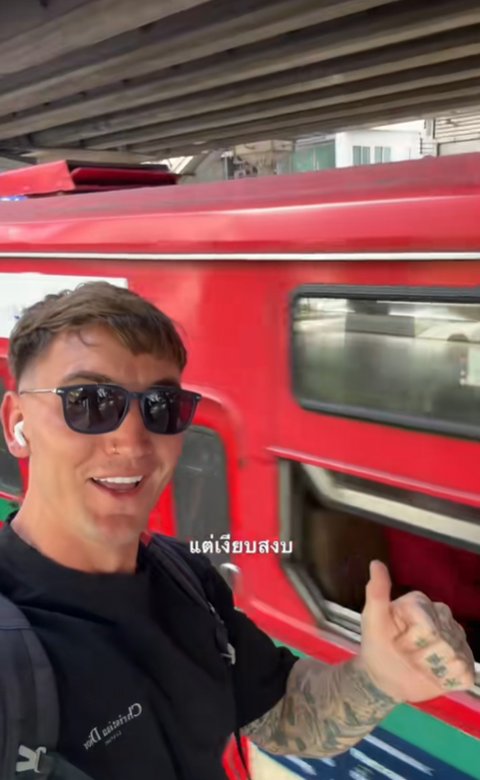 หนุ่มฝรั่งอวดถนน กทม. รถติดแต่เงียบมาก ไม่บีบแตรสนั่นแบบที่อื่น