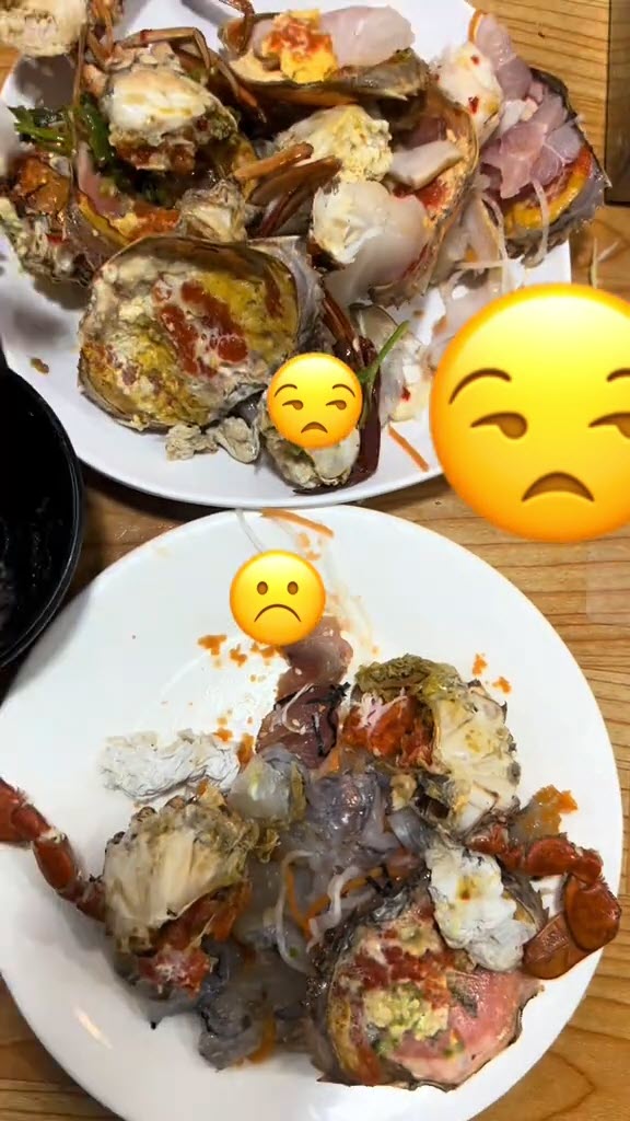 ร้านบุฟเฟต์เผยวงจรปิดลูกค้า สั่งของมาเต็มโต๊ะแล้วกินไม่หมด ช่วยกันซุกทั้งโต๊ะ