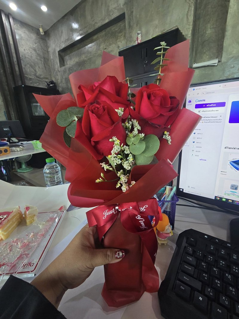 สาวโพสต์ขายดอกไม้ วันวาเลนไทน์ ราคา 200 พร้อมเหตุผลชวนพีค