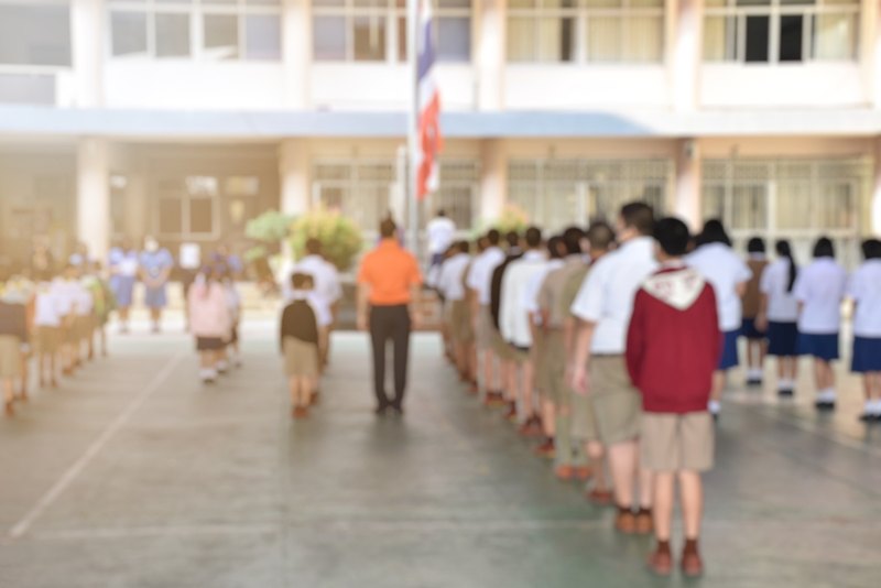 โรงเรียนดัง ประกาศห้ามนำพวงมาลัยเงินมอบให้เด็กวันเรียนจบ