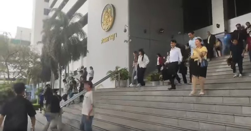 ศูนย์ราชการ แจ้งวัฒนะ ตึกทรุด ศาลอาญารัชดา โดนด้วย