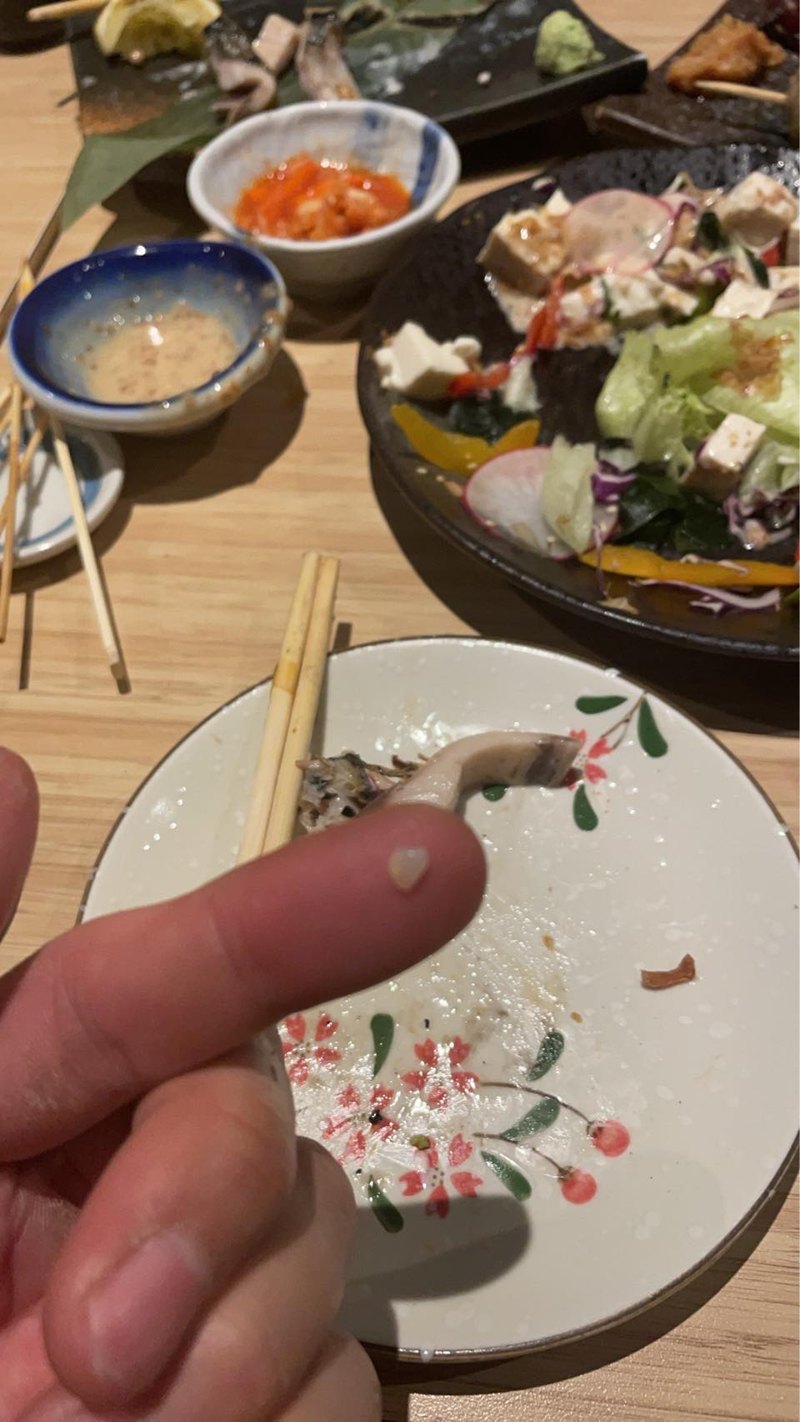 ลูกค้าโวย สั่งซาบะร้านอิซากายะดังเชียงใหม่ มีเซรามิกในเนื้อ ทำฟันแตก