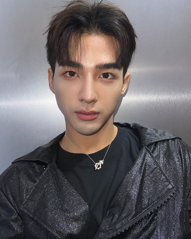 ไวรัล ถ่ายบัตรประชาชนออกมาแล้วหล่อ เปิดวาร์ปหนุ่มคนดัง ไปถ่ายที่ไหน