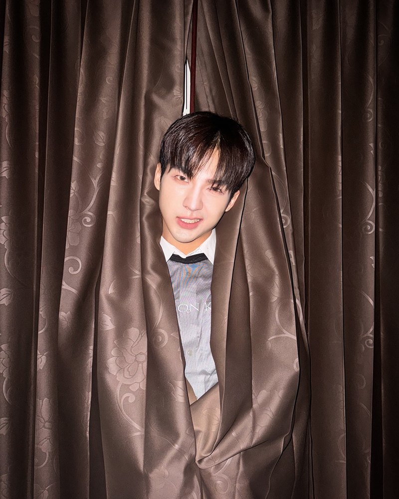 ไวรัล ถ่ายบัตรประชาชนออกมาแล้วหล่อ เปิดวาร์ปหนุ่มคนดัง ไปถ่ายที่ไหน