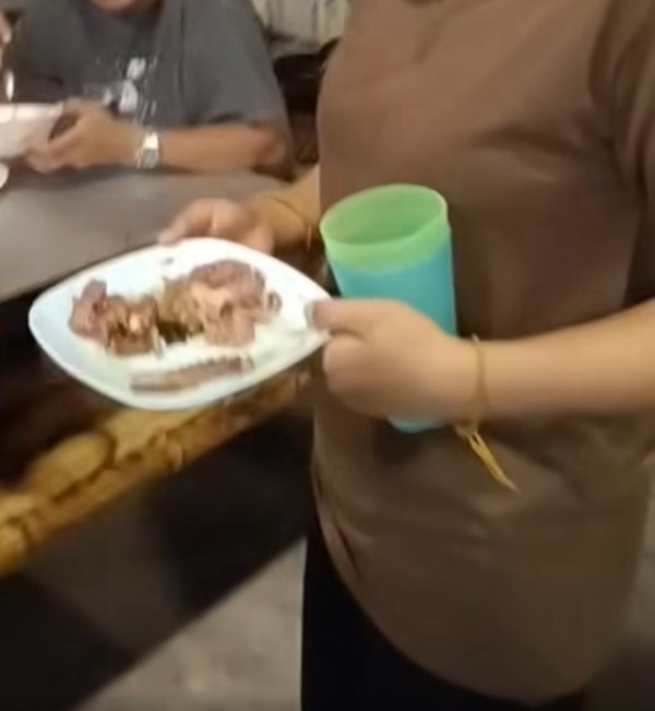 ร้านหมูกระทะ แจงอีกมุมหลังปรับเศษเนื้อลูกค้า 36 บาท