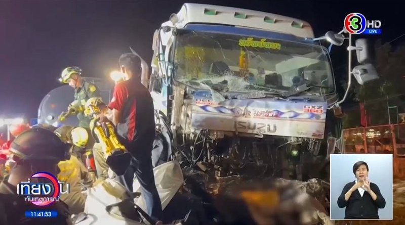 ส่องภาพมุมสูง เก๋งโดนชนท้ายดับ 8 ศพ