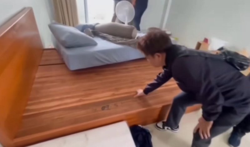 จับโจรนินจา ซ่อนใต้เตียงมีฟูกทับ สงสัยเข้าไปยังไงทั้งที่อยู่คนเดียว