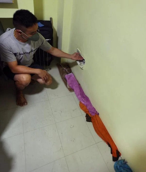 เพื่อนบ้านสุดงง น้ำซึมเช็ดยังไงก็ไม่หมด รู้ต้นเหตุคนลืมเปิดแอร์ทิ้งไว้