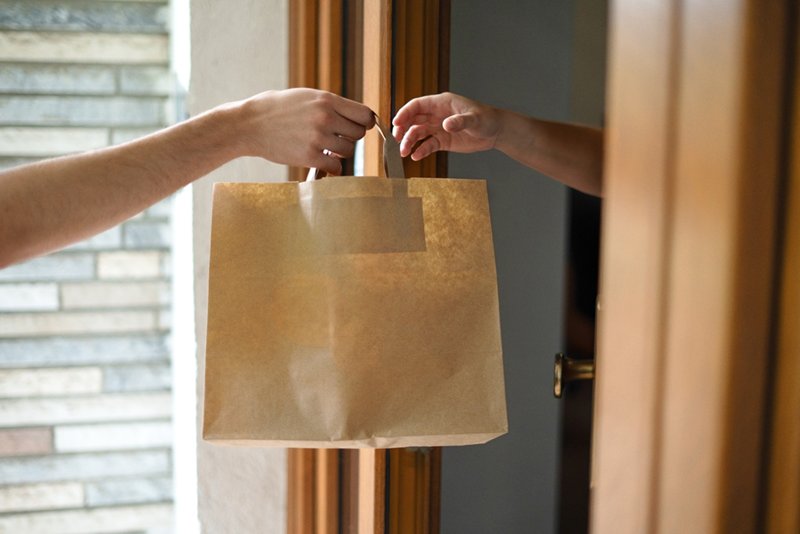 สาวสั่งอาหารเดลิเวอรี่ เจอกระดาษโน๊ตจากไรเดอร์ ควรกินหรือไม่กินดี