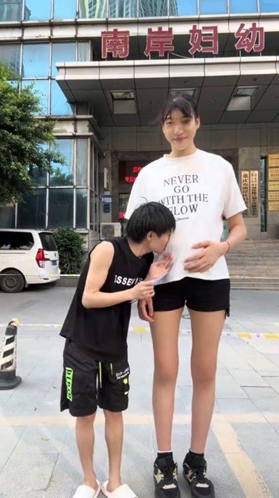 สาวร่างยักษ์สูง 220 ซม. ตั้งท้องหนุ่มต่างไซซ์ เจอดราม่า ท้องได้จริงเหรอ