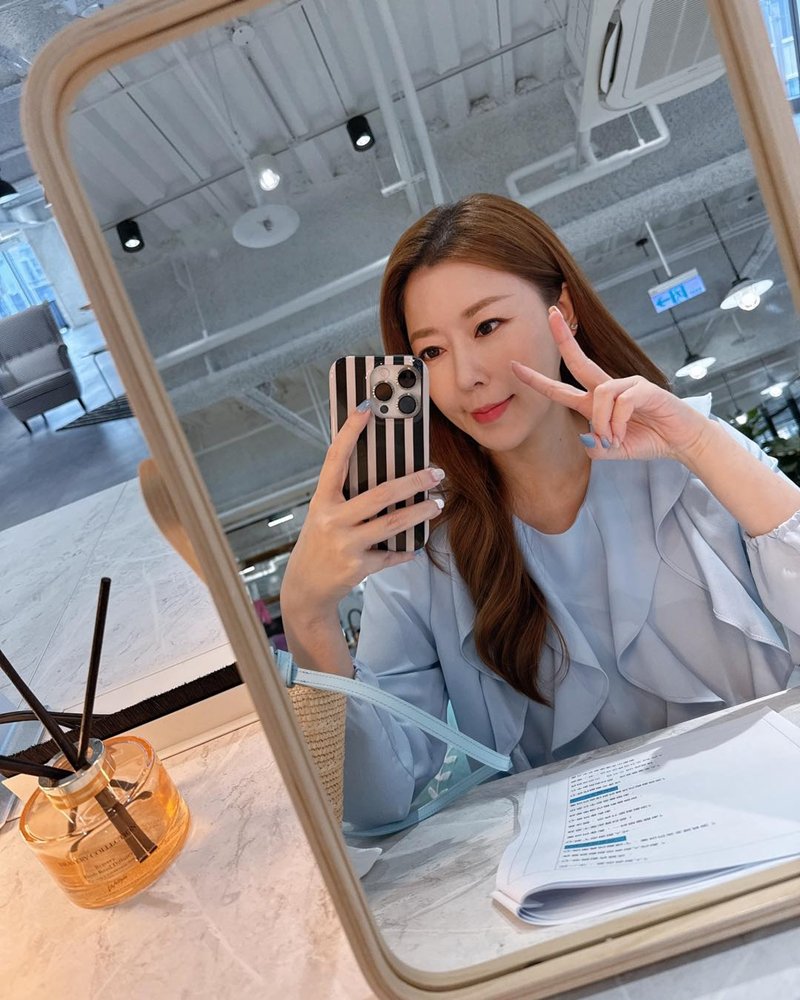 ซีอีโอสาวซื้อกระเป๋าแบรนด์เนมหรู ช็อกแกะกล่องดู ของหาย ซีอีโอสาวซื้อกระเป๋าแบรนด์เนมหรู ช็อกแกะกล่องดู ของหาย