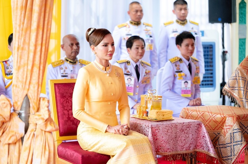 โปรดเกล้าฯ คุณหญิงปภัสสร วัชรหทัยพัทธ์ เป็นผู้แทนพระองค์ พิธียกช่อฟ้า วัดไผ่ล้อม 