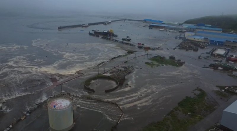 สึนามิซัดรัสเซีย หลังแผ่นดินไหวขนาด 8.8 คลื่นสูง 4 เมตร