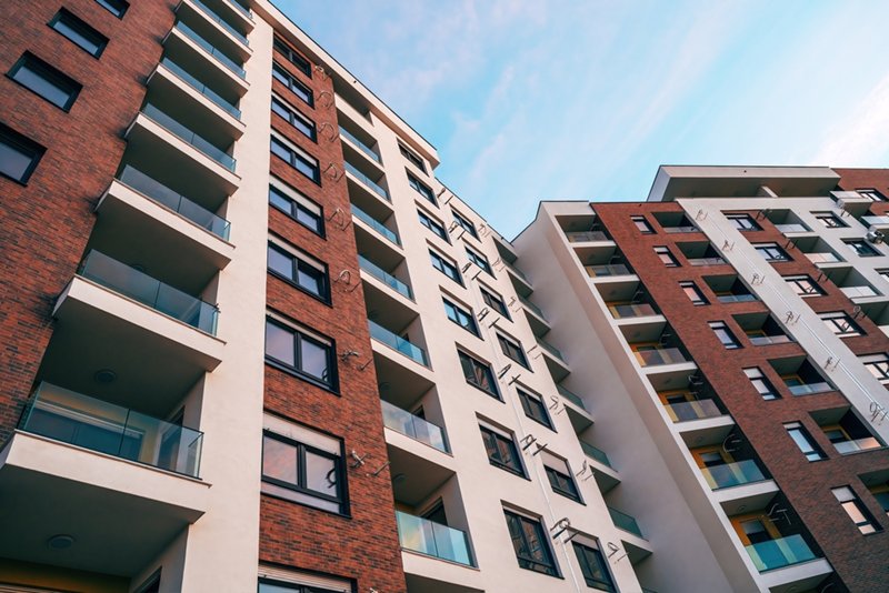 เด็กตกตึกชั้น 20 ย่าช็อกคลาดสายตาไม่กี่นาที เกือบเสียหลาน