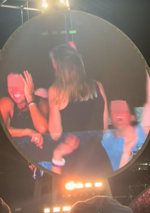 CEO บ. ใหญ่ แอบเล่นชู้หัวหน้า HR กอดกันฉ่ำ โป๊ะแรงกลางคอนเสิร์ต Coldplay