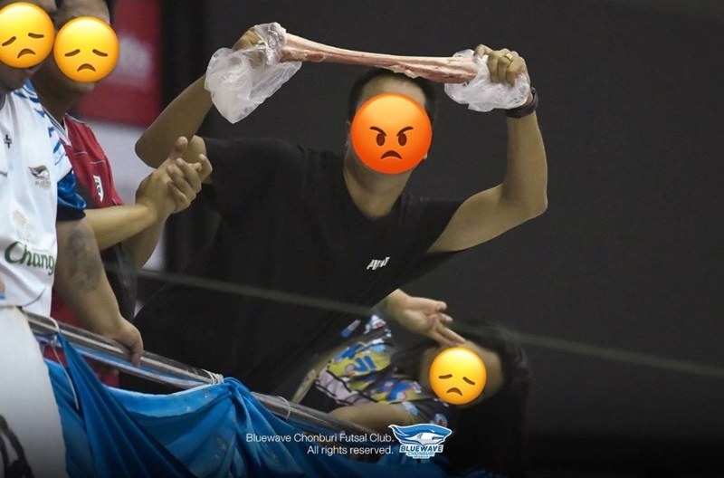 หนุ่มโชว์หมูดิบเย้ยทีมคู่แข่งนับถืออิสลาม ท่านเปาขุดพบเป็นนักธุรกิจ