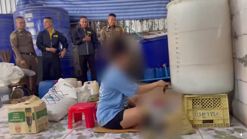 ทลายโรงงานกลางกรุง ปลอมซอส กาแฟยี่ห้อดัง