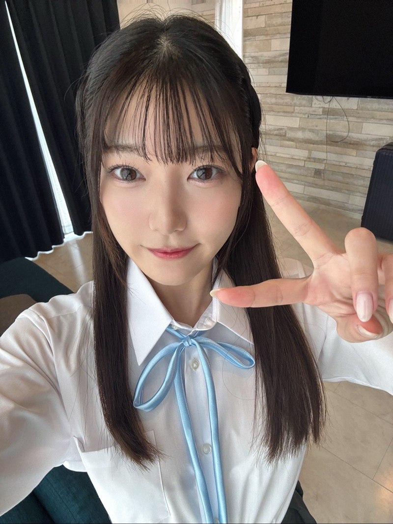 Hatsumi Nanoka นักศึกษาชั้นนำ ผันตัวเป็นดารา AV น้องใหม่