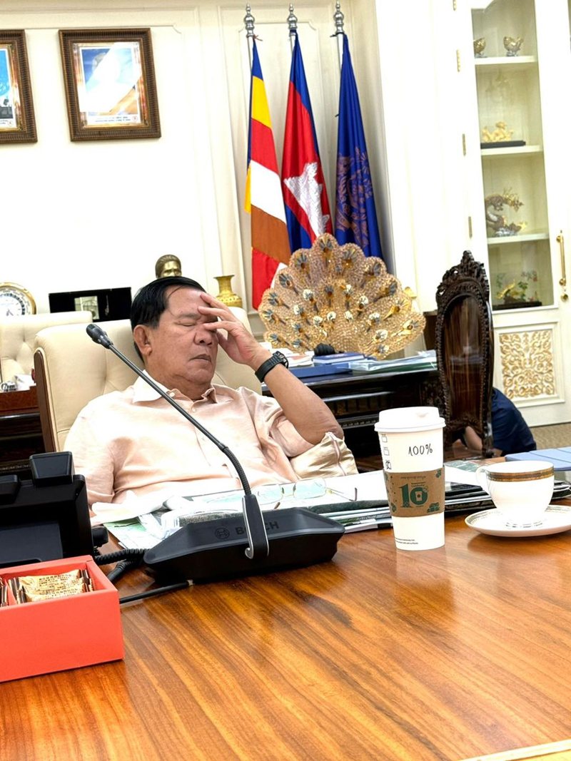 คนไทยร่วมใจโพสต์คำนี้ใส่ ฮุน เซน หลังลงรูปงีบ ส่องแก้วสตาร์บัค หวานร้อย