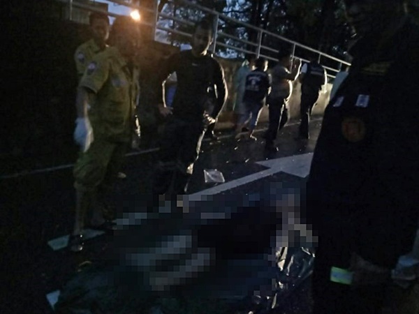 รถดับในอุโมงค์ น้ำทะลักท่วมดับคารถ