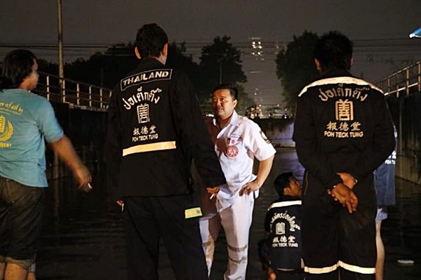 รถดับในอุโมงค์ น้ำทะลักท่วมดับคารถ