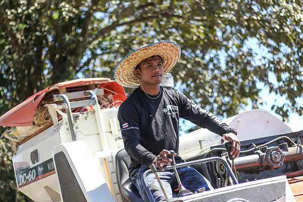 บัวขาว บัญชาเมฆ