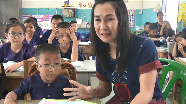 ชมภาพ น้องมีน เด็กไซส์มินิ อายุ 9 ขวบ สูง 82 ซม. ผู้เป็นที่รักของเพื่อน ๆ