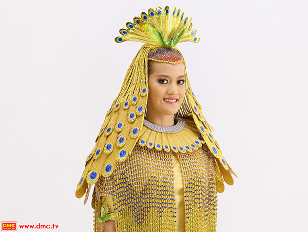 อ้อ ศศินา ชุดธรรมกาย