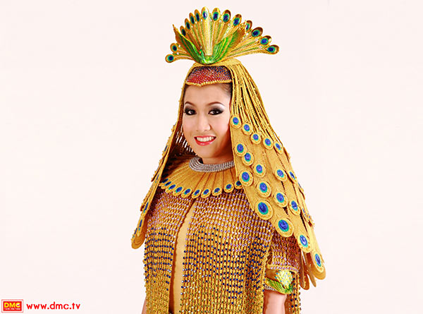 อ้อ ศศินา ชุดธรรมกาย