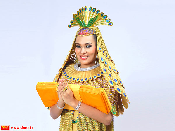 อ้อ ศศินา ชุดธรรมกาย