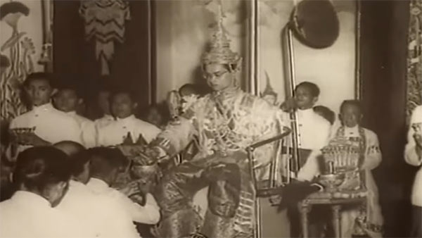 วธ. แจกหนังสือ 